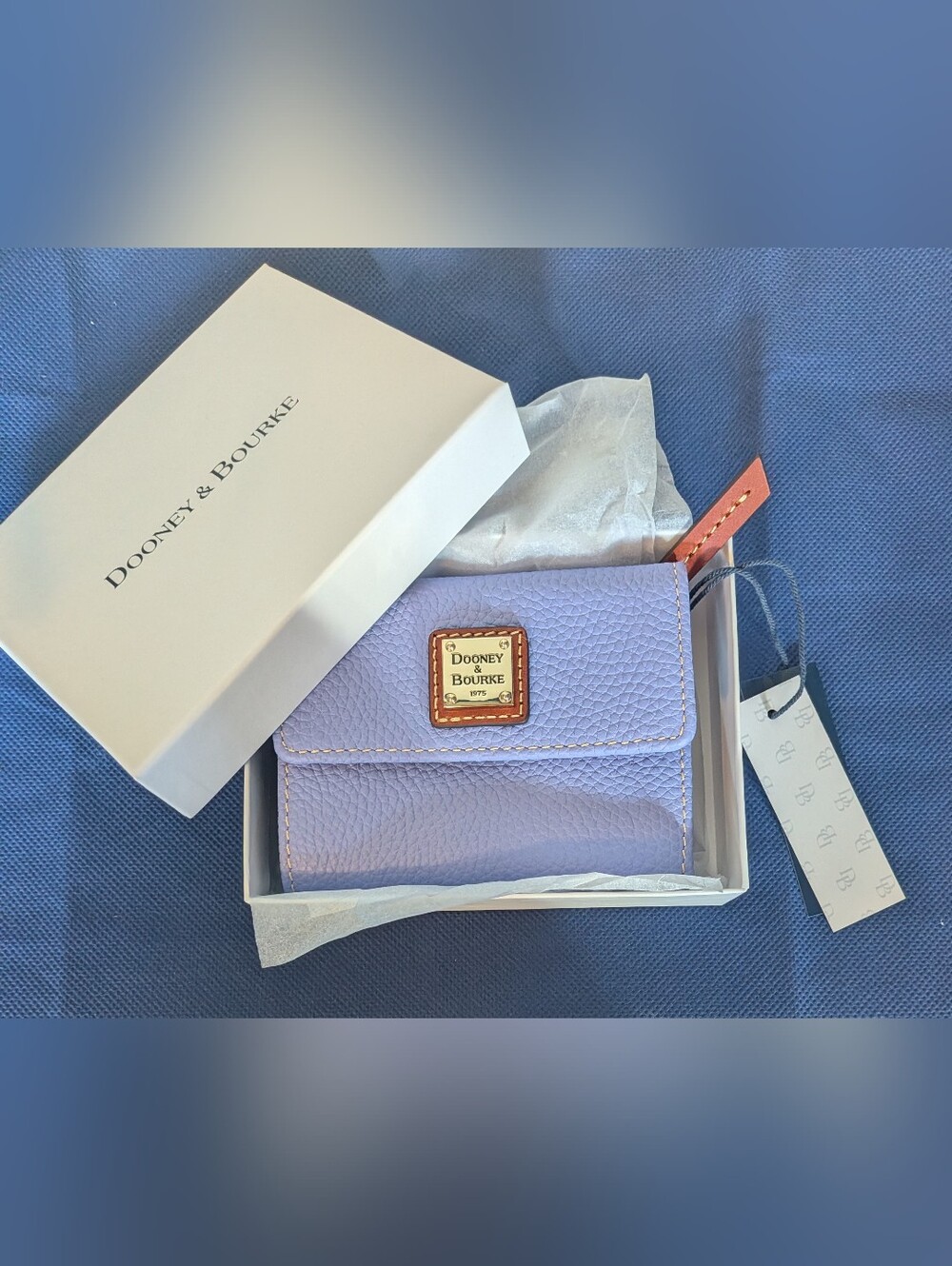 NWT! Dooney & Bourke Lavender Pebble Grain Snap Wallet